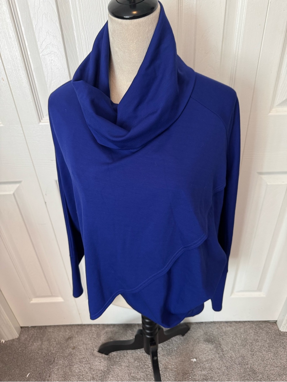 Joseph Ribkoff Size 14 Blue Top - Picture 13 of 15